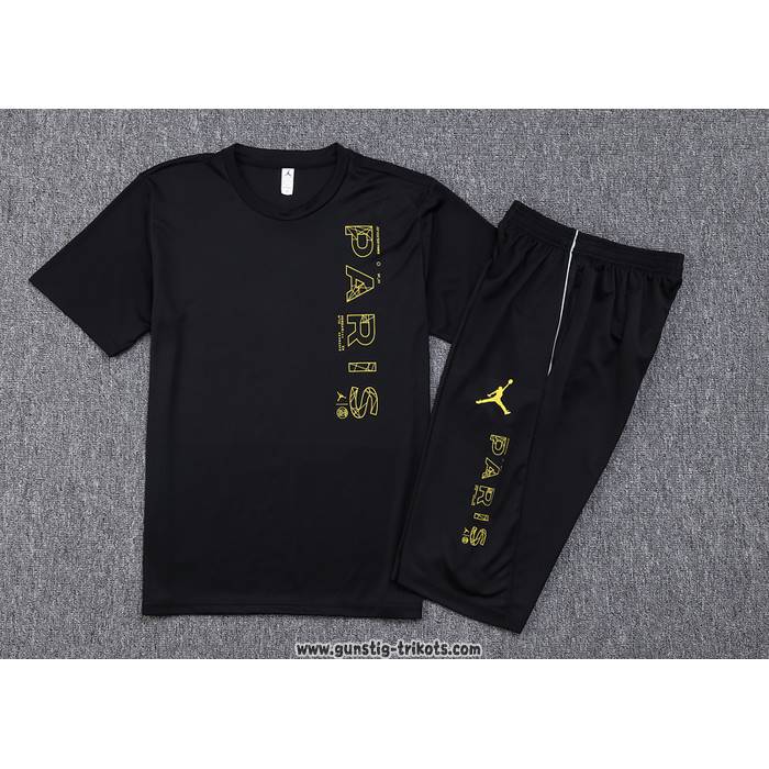 Trainingsanzug
 Paris Saint-Germain Jordan Kurzarm
 2023-2024 Schwarz
 - Kurze Hose

